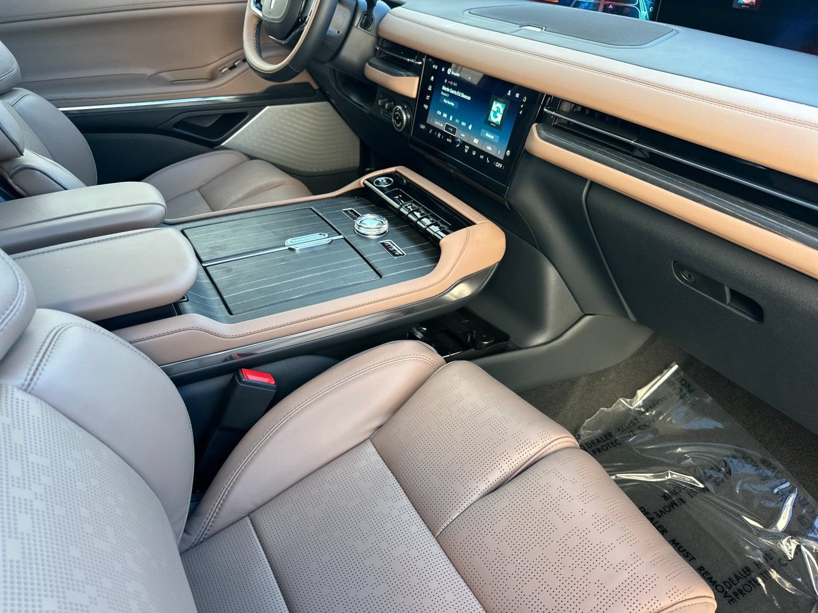New 2027 Lincoln Navigator L Black Label AWD/4WD image 16