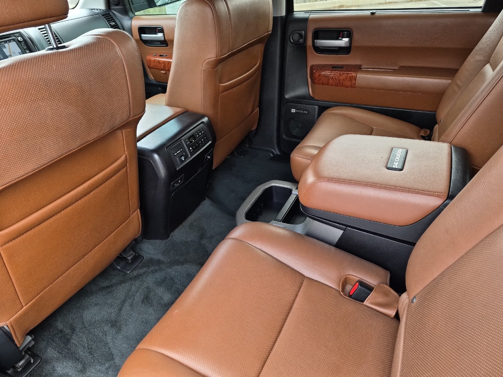 Used 2018 Toyota Sequoia Platinum RWD image 11