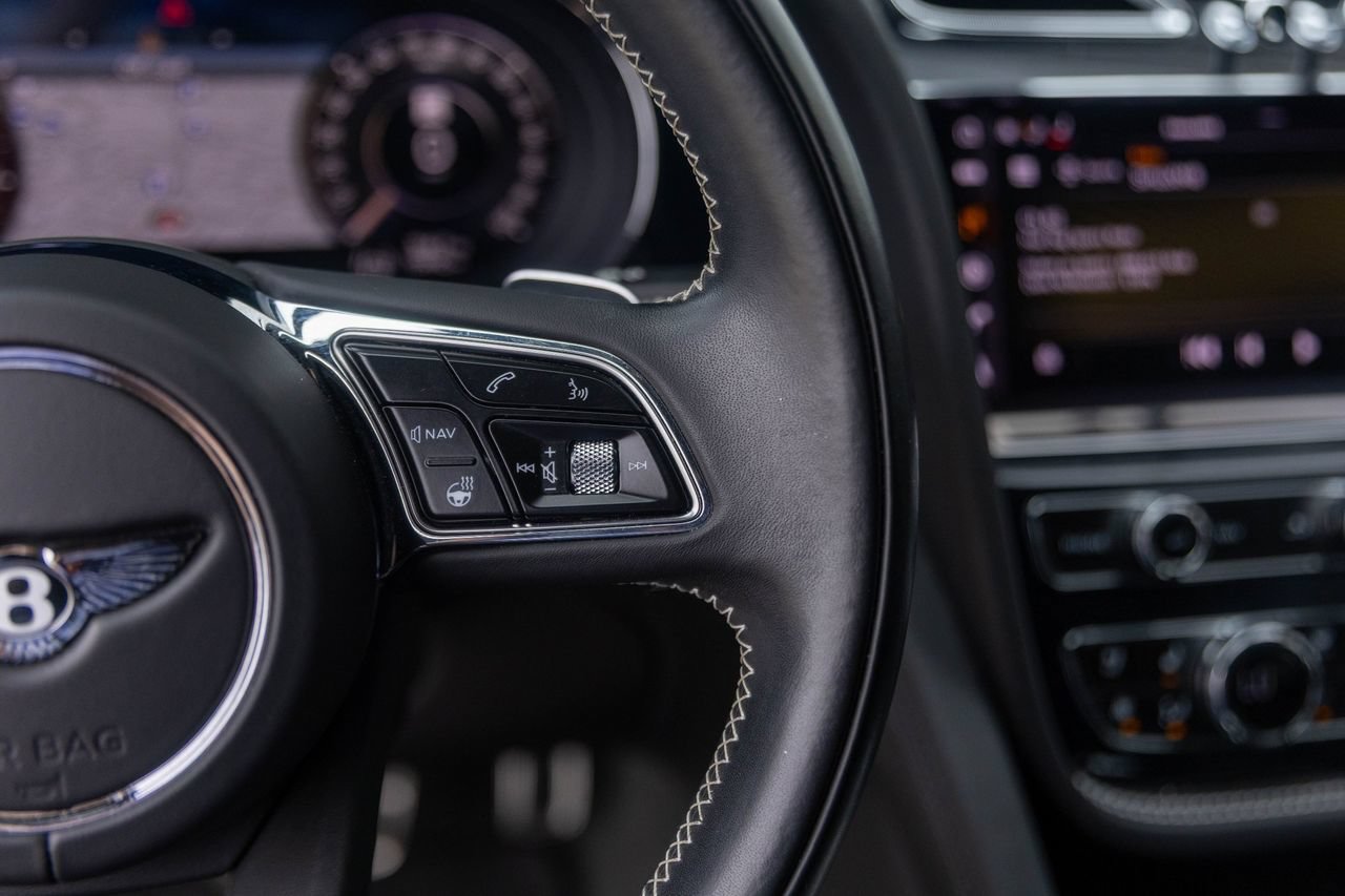 Certified 2024 Bentley Bentayga AWD/4WD image 30