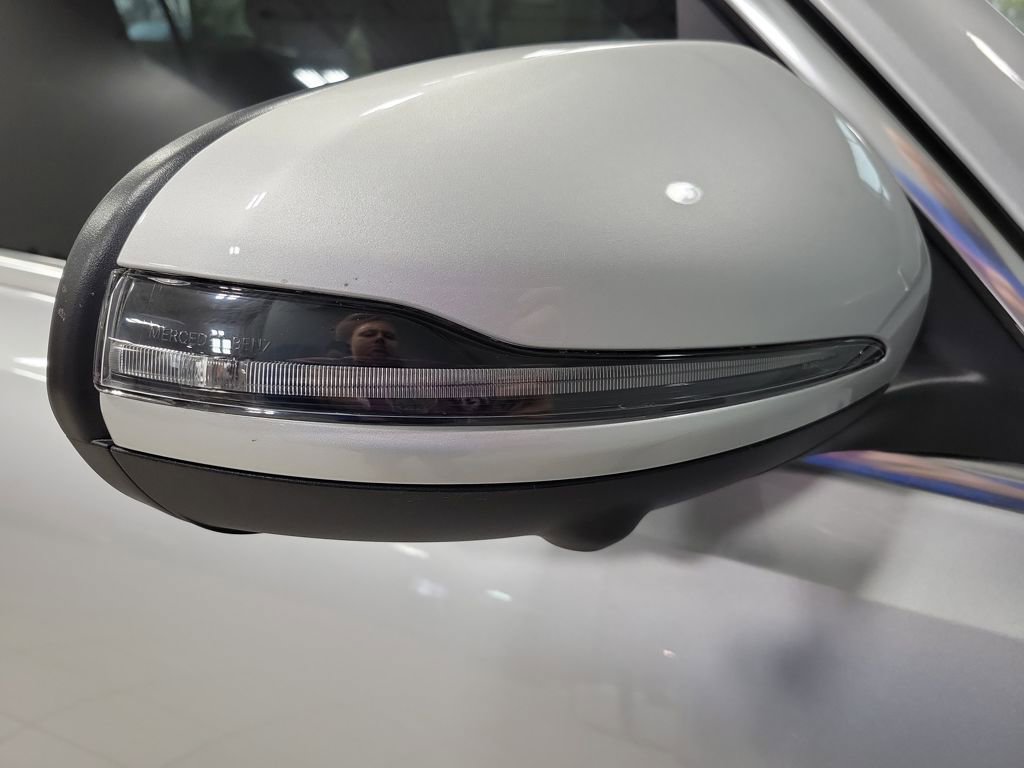 Used 2024 Mercedes-Benz GLB 35 AMG 4MATIC image 28