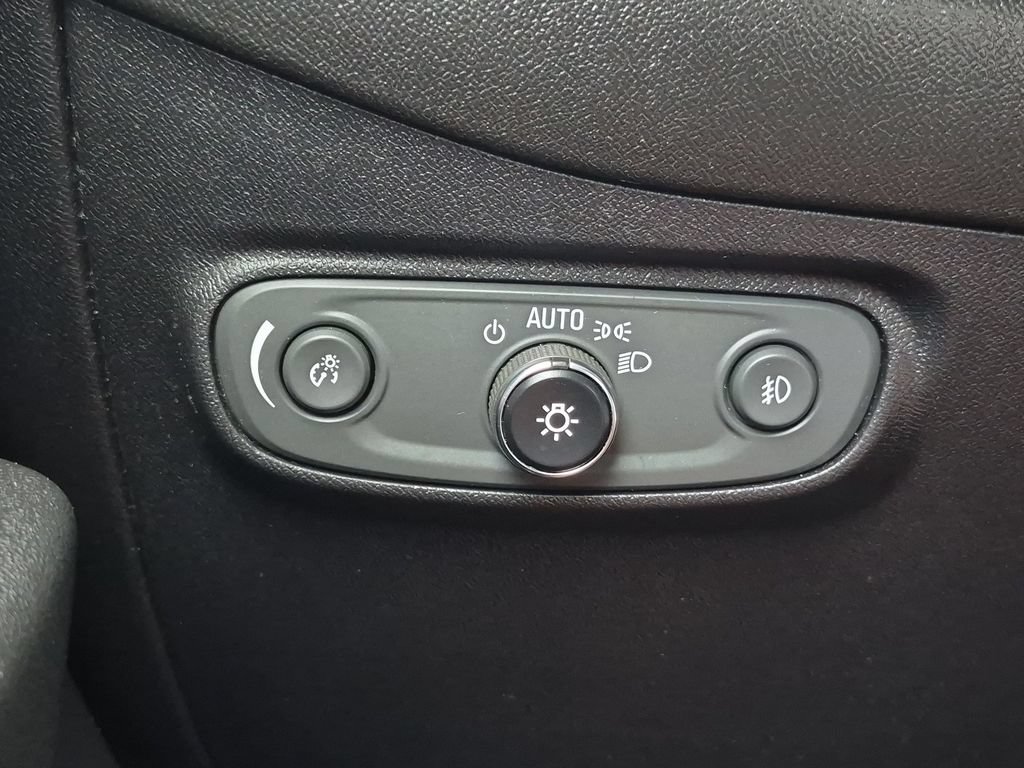 Used 2018 Chevrolet Equinox Premier FWD image 22
