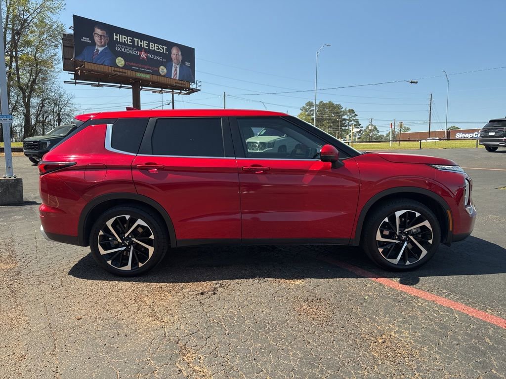 Used 2022 Mitsubishi Outlander SE image 5