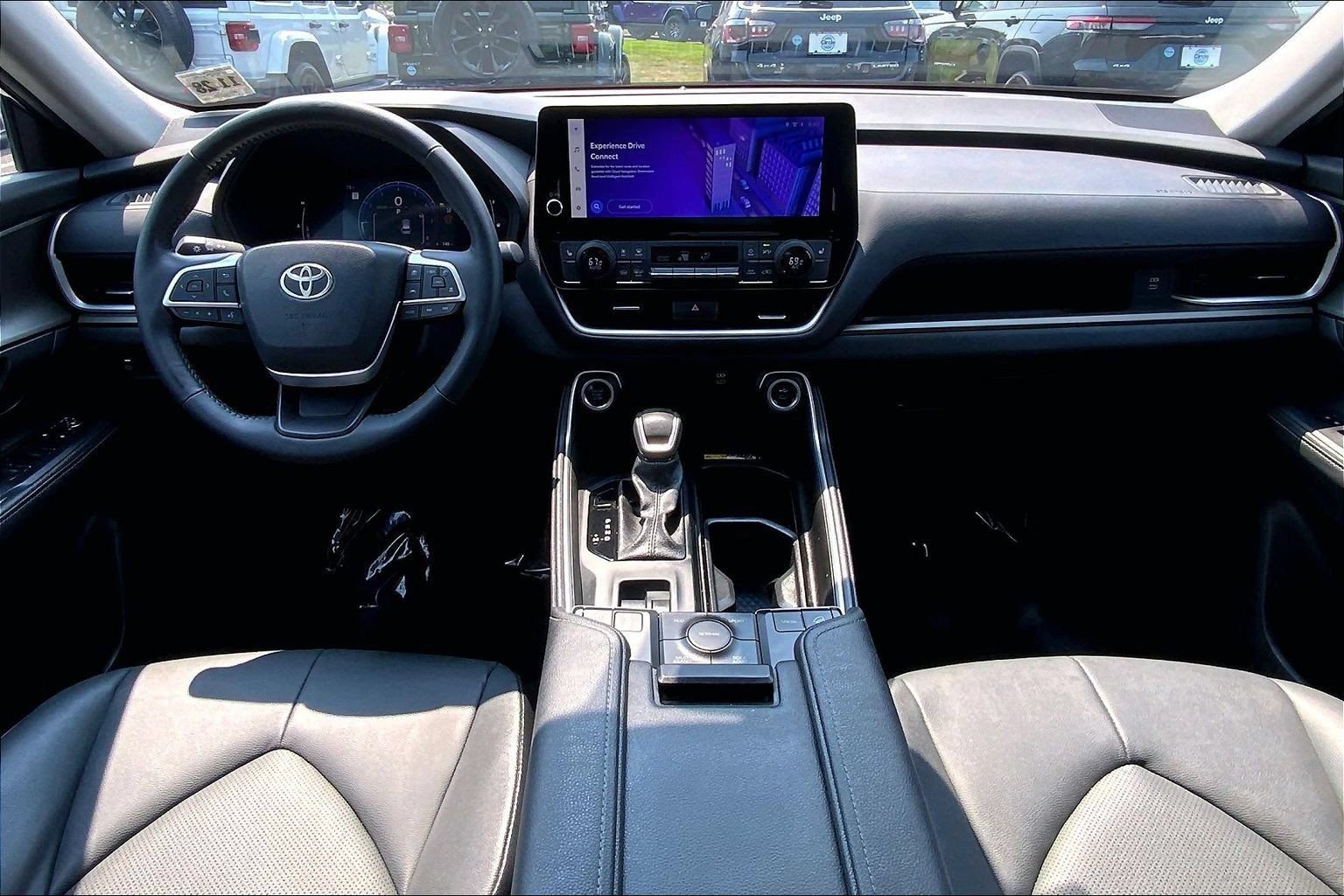 Used 2024 Toyota Grand Highlander AWD image 15