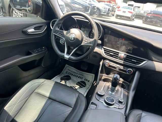 Used 2017 Alfa Romeo Giulia w/ Sport Appearance Package RWD image 27