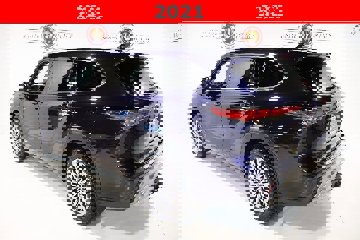 Used 2021 Toyota Highlander Platinum image 3