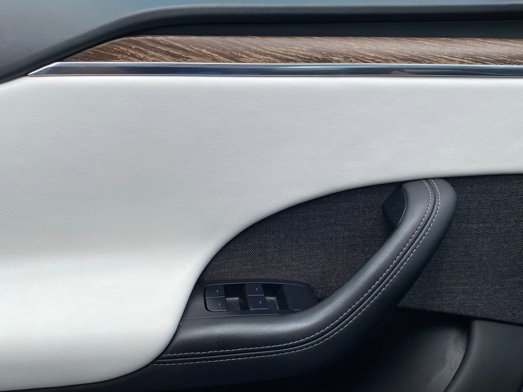 Used 2022 Tesla Model S image 34