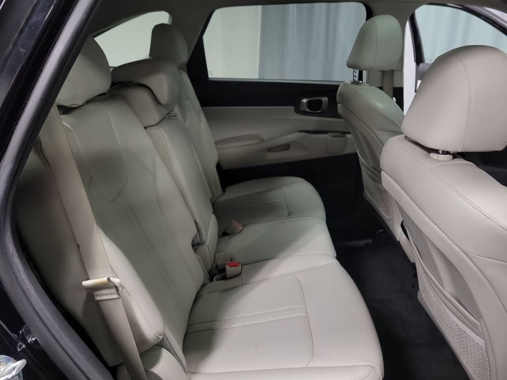 Used 2022 Kia Sorento S w/ Panoramic Sunroof Package FWD image 26