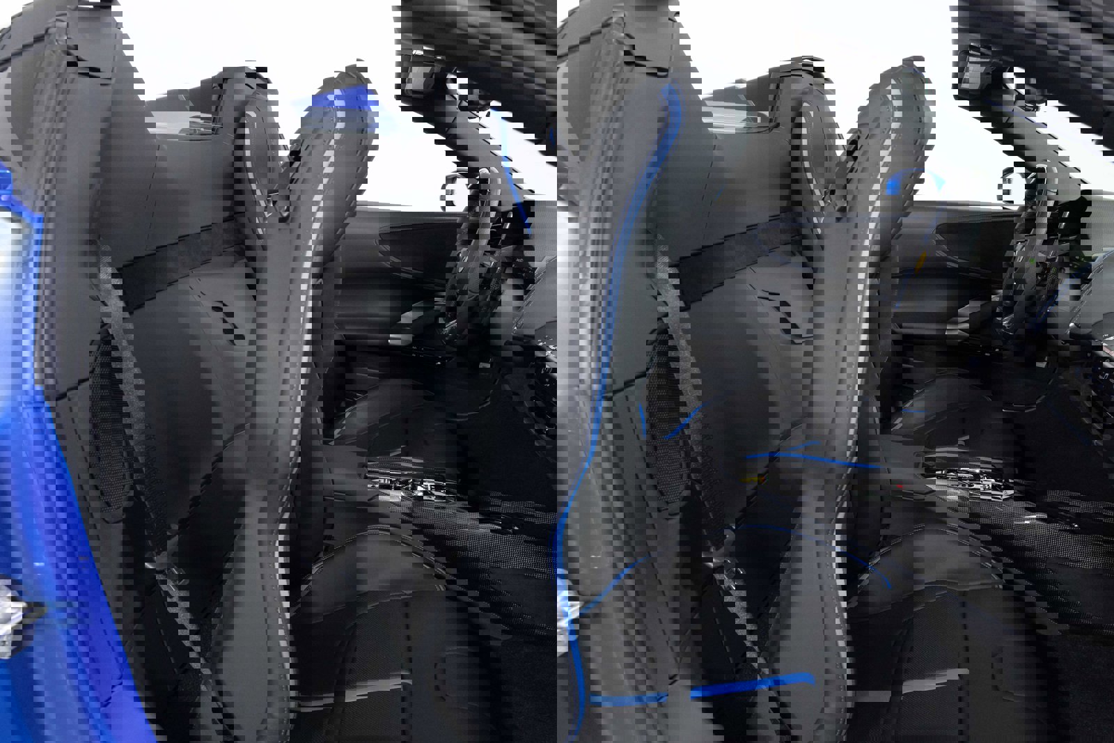 Used 2024 Ferrari SF90 Spider image 43