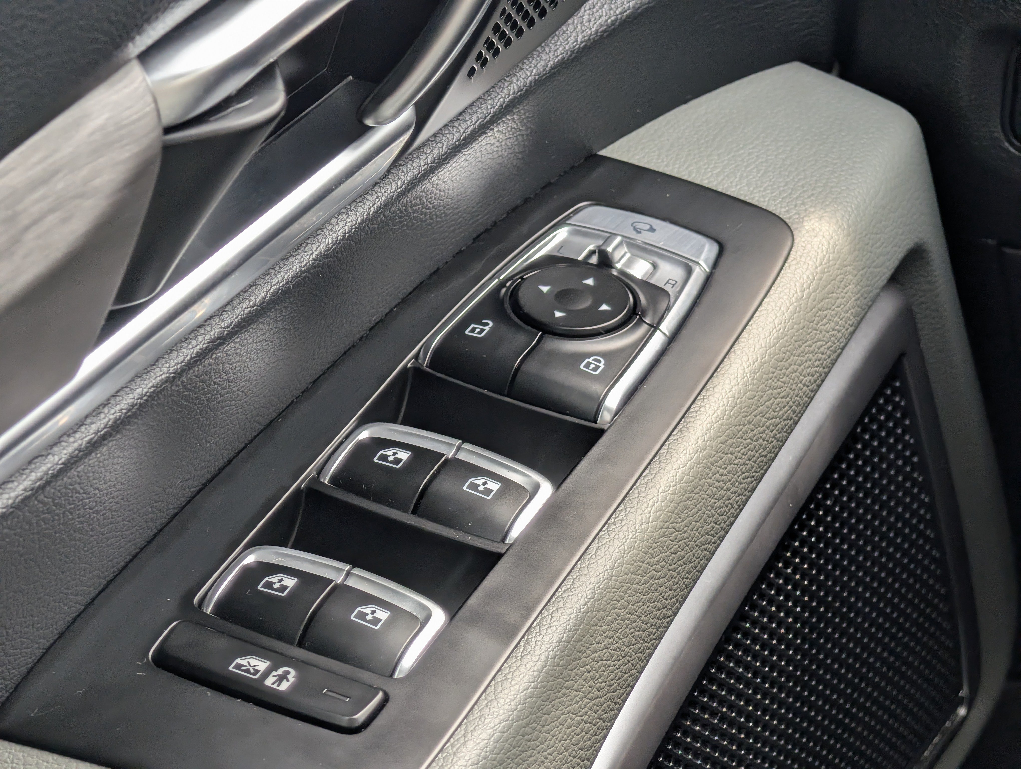 Used 2024 Kia Telluride EX X-Line AWD/4WD image 25