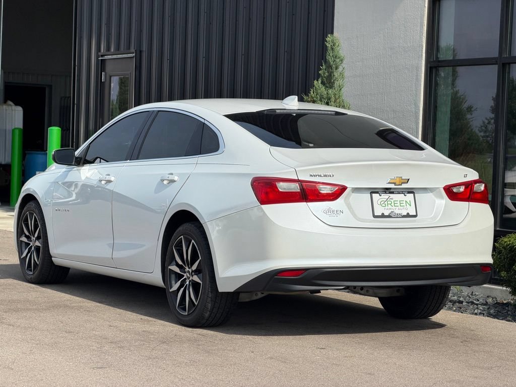 Used 2017 Chevrolet Malibu LT w/ Leather Package FWD image 3