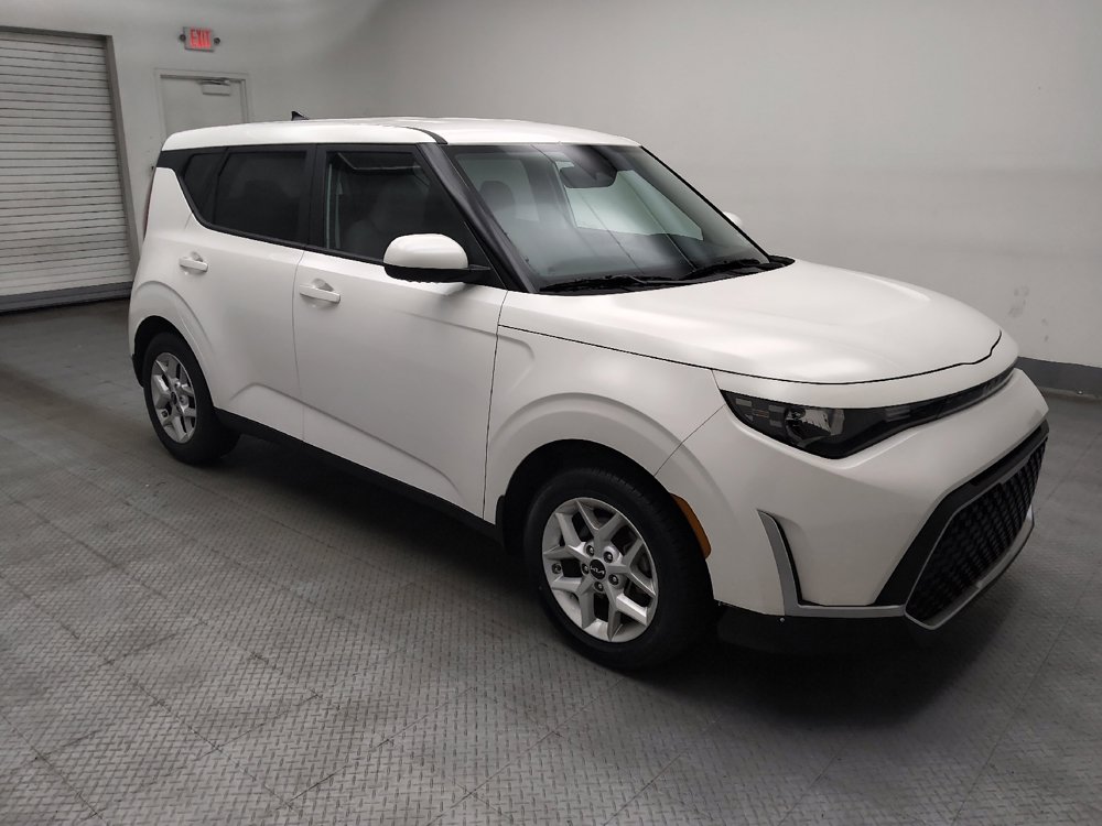 Used 2025 Kia Soul LX w/ LX Technology Package FWD image 11