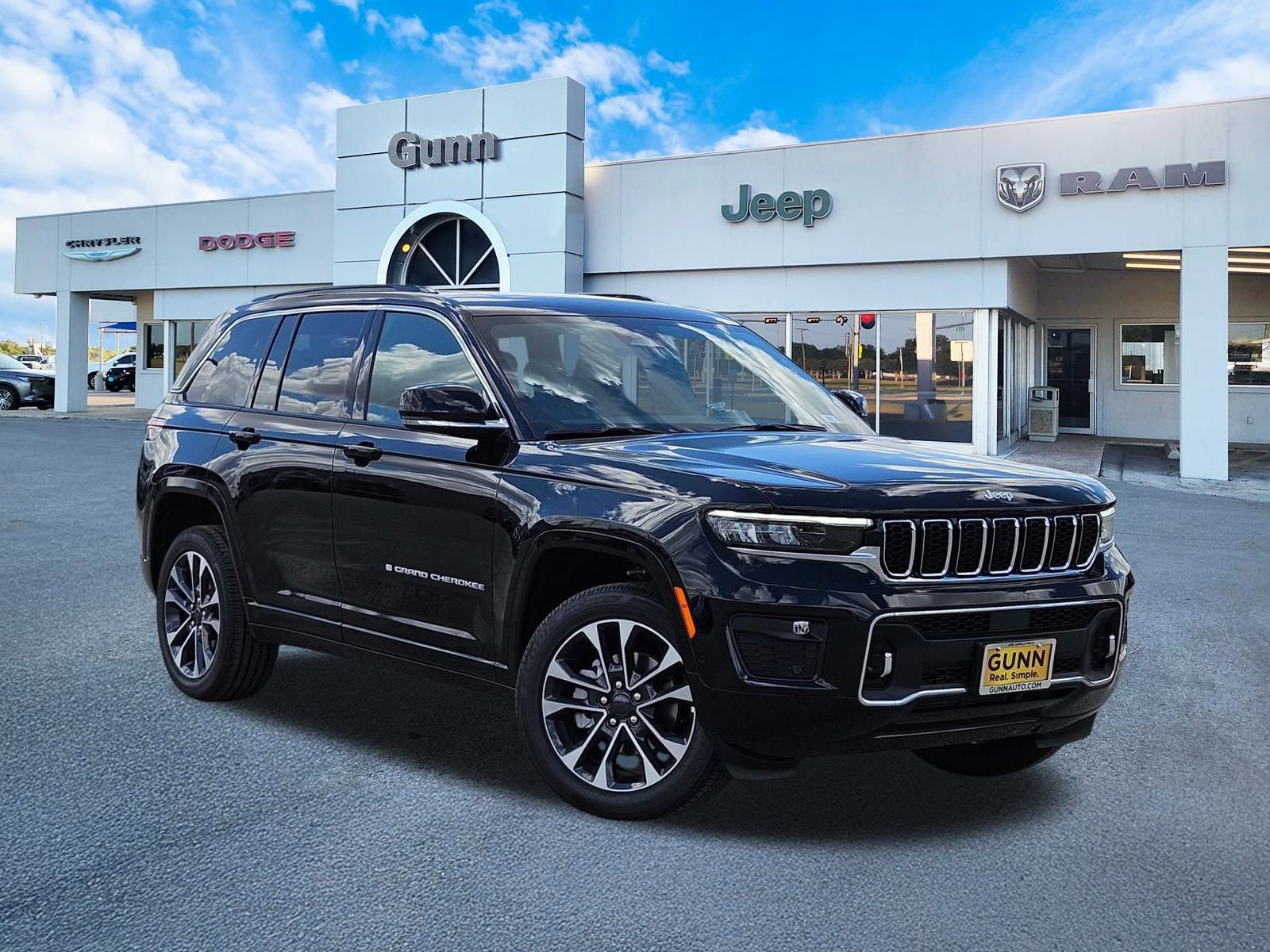 New 2025 Jeep Grand Cherokee Overland w/ Luxury Tech Group IV image 1