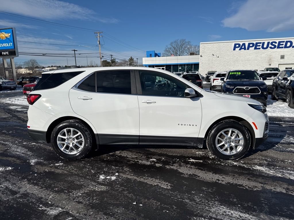 Used 2024 Chevrolet Equinox LT image 2