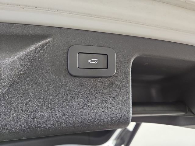 Used 2023 Land Rover Discovery Sport SE R-Dynamic image 30