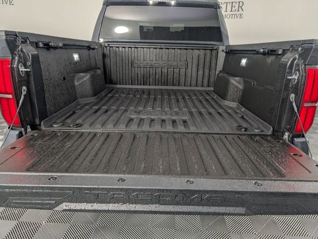 Used 2025 Toyota Tacoma TRD Sport image 28