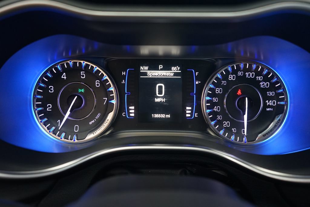 Used 2015 Chrysler 200 Limited w/ Convenience Group FWD image 29