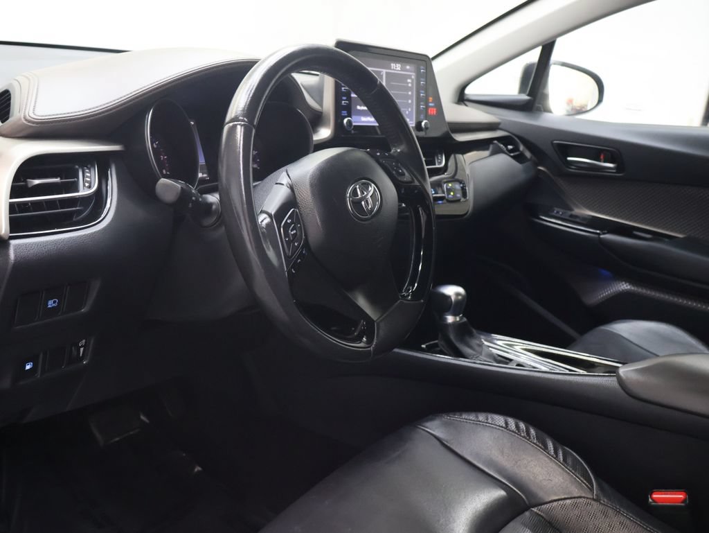 Used 2022 Toyota C-HR Limited FWD image 17