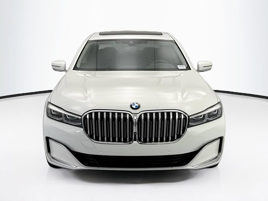 Used 2020 BMW 740i w/ Premium Package RWD image 2