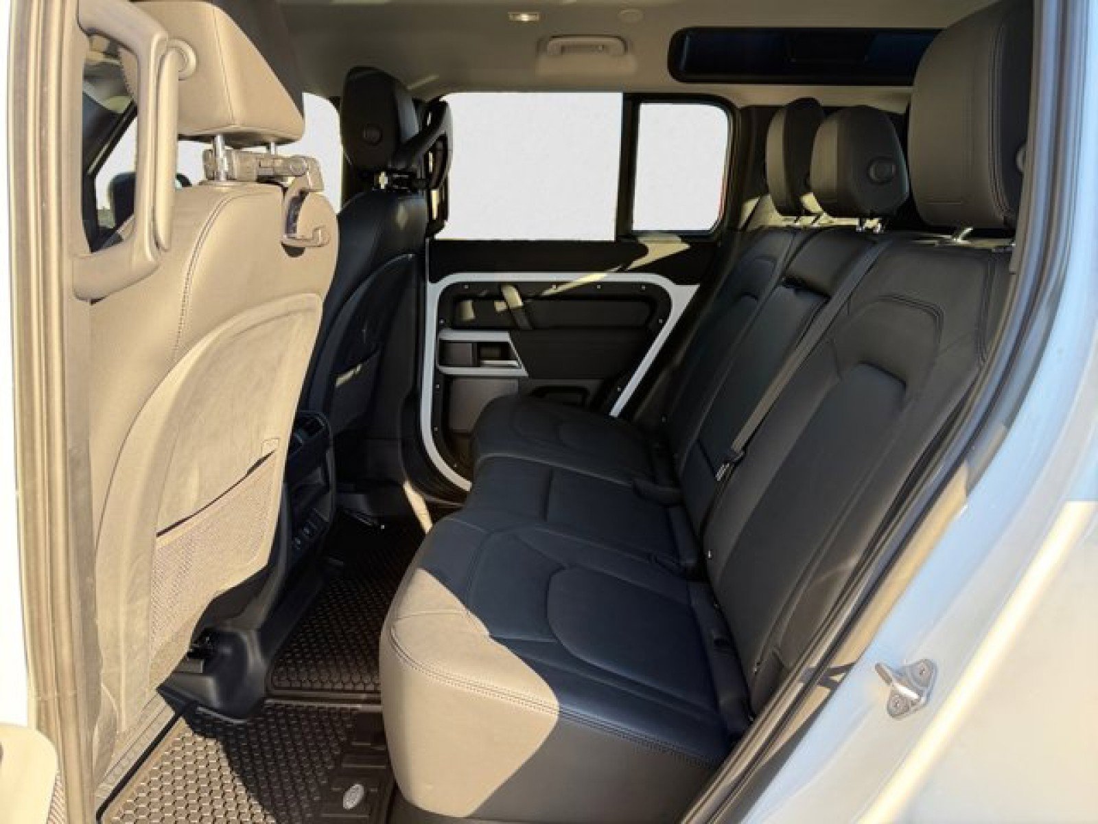 Certified 2023 Land Rover Defender 110 S image 18