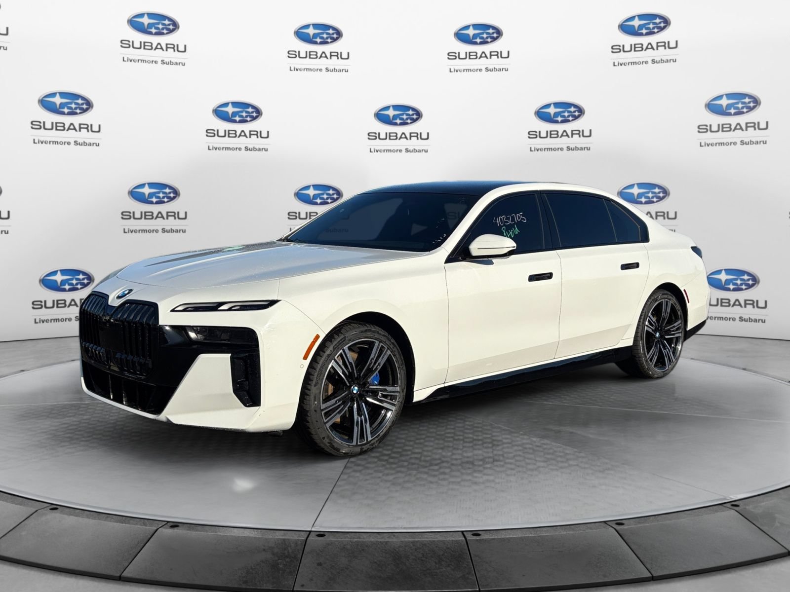 Used 2023 BMW 740i w/ Parking Assistance Package RWD image 2