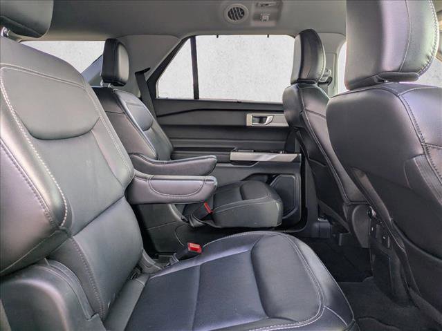 Used 2023 Ford Explorer Limited image 17