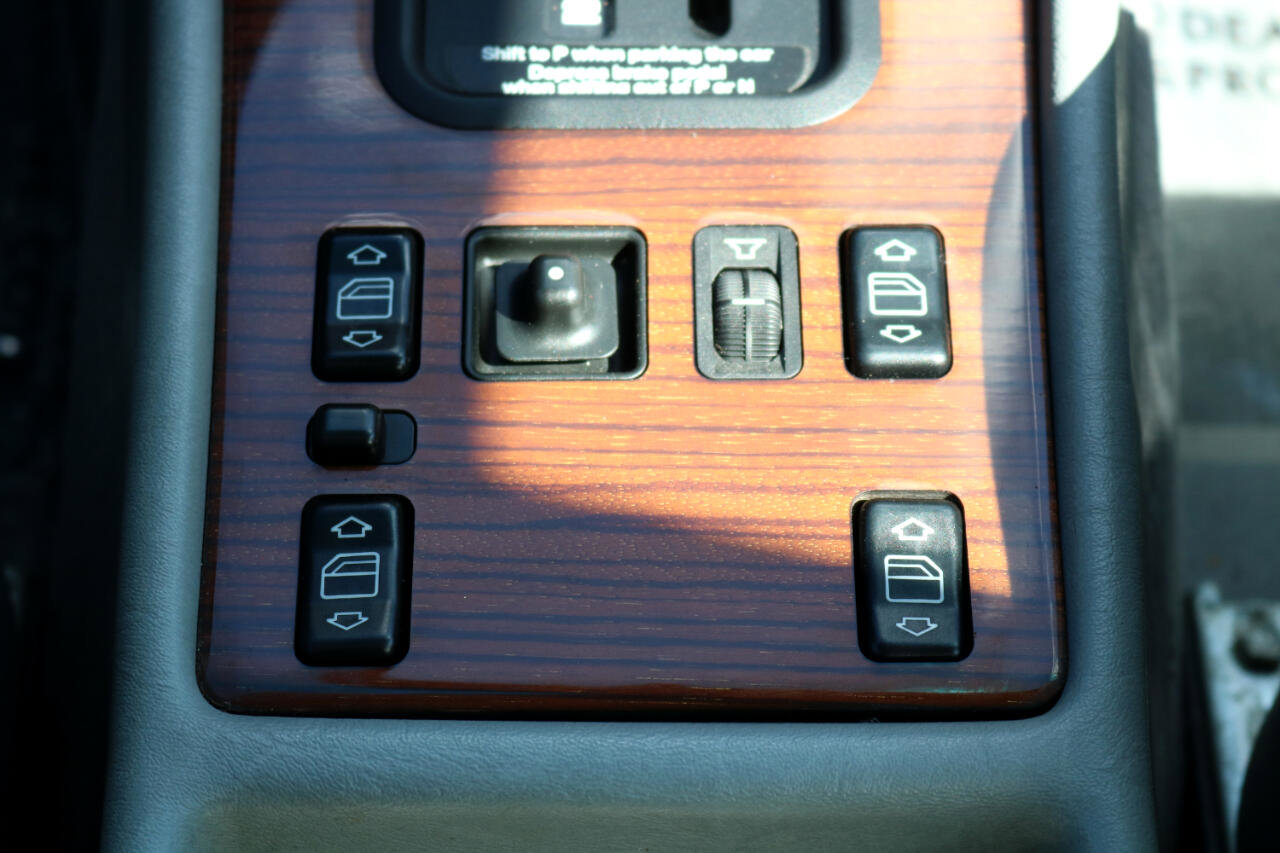 Used 1990 Mercedes-Benz 300 SE image 18