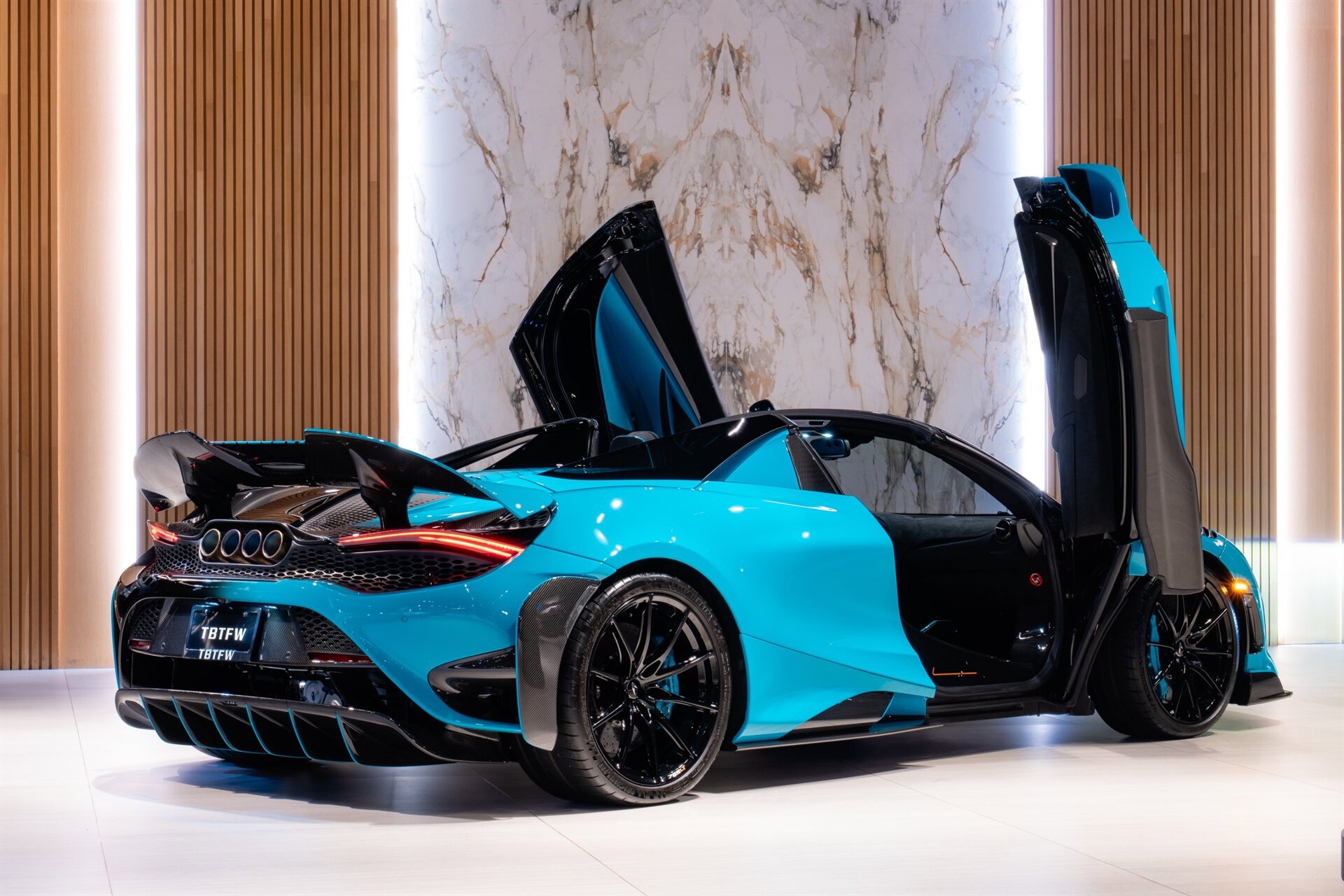 Used 2022 McLaren 765LT RWD image 4