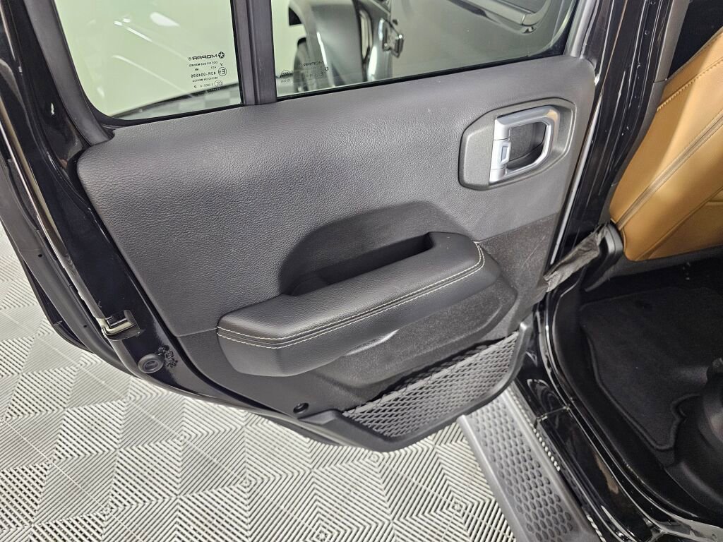 Used 2022 Jeep Wrangler Unlimited Sahara 4xe image 34