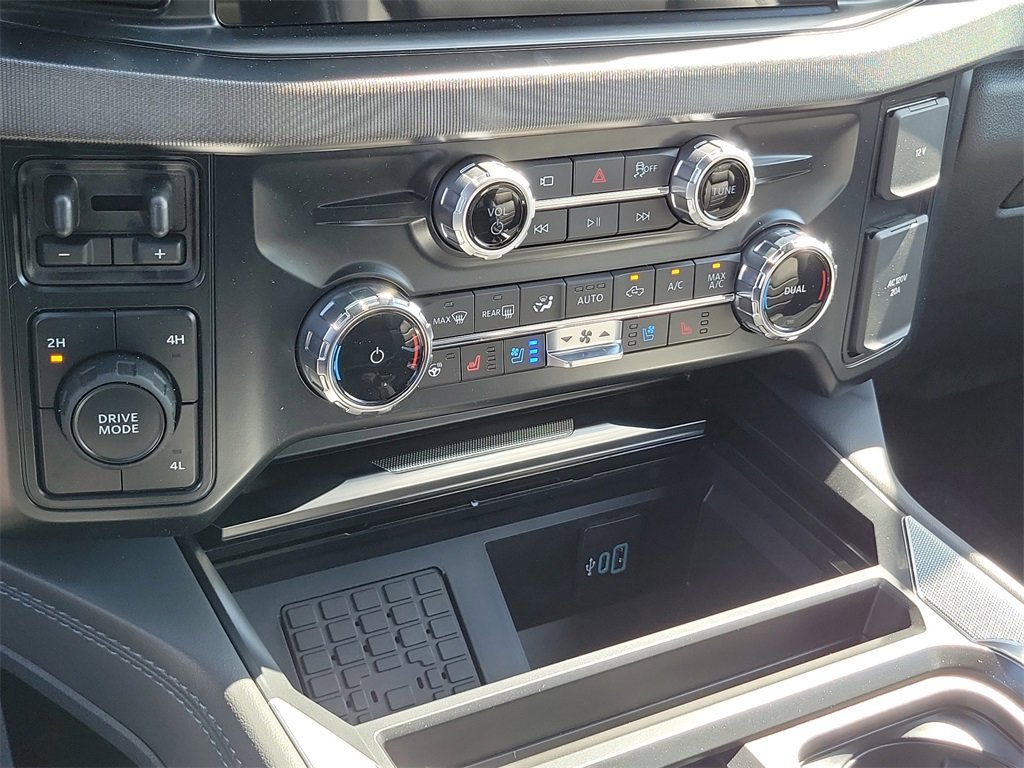 New 2026 Ford F350 4x4 Crew Cab DRW Super Duty image 26