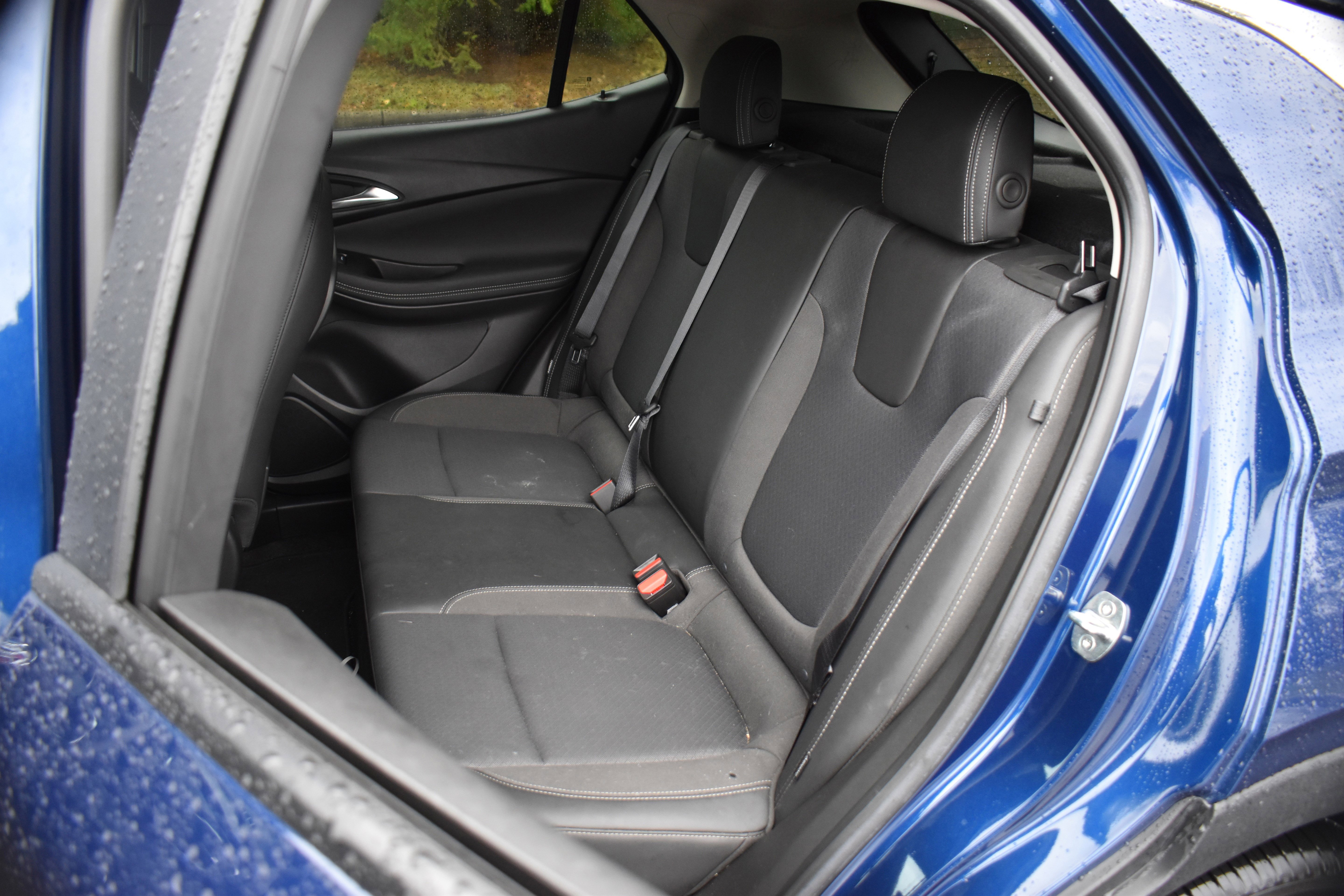 Used 2023 Buick Encore GX Preferred w/ Cold Weather Comfort Package image 4