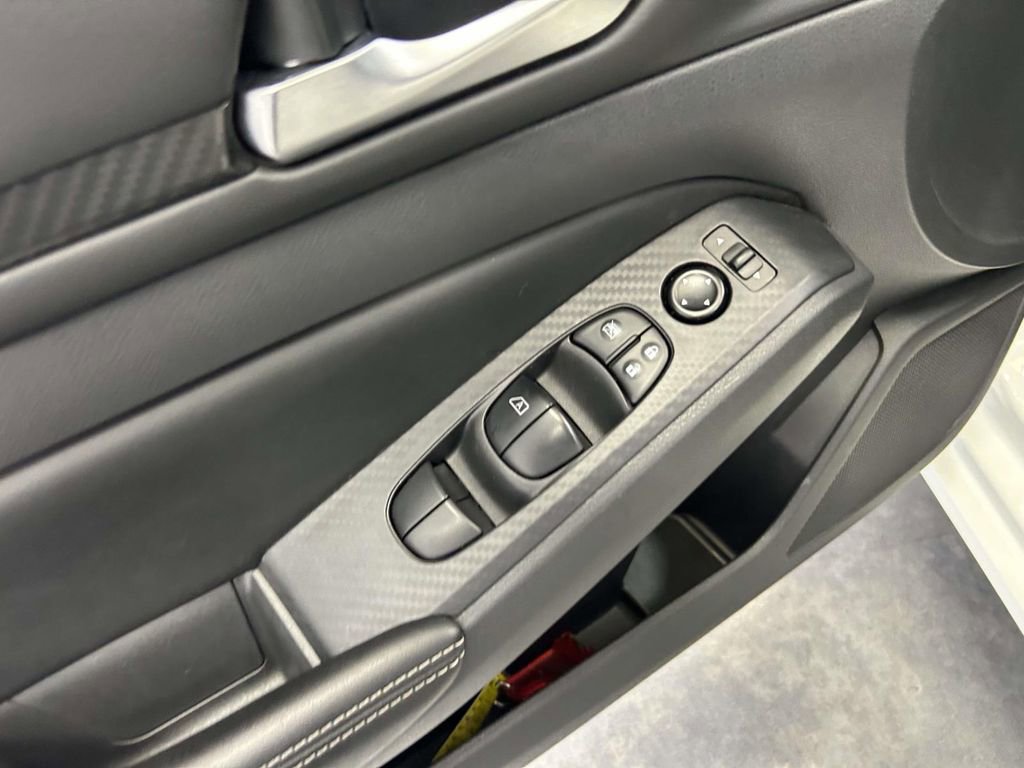 Used 2025 Nissan Altima 2.5 SV FWD image 16