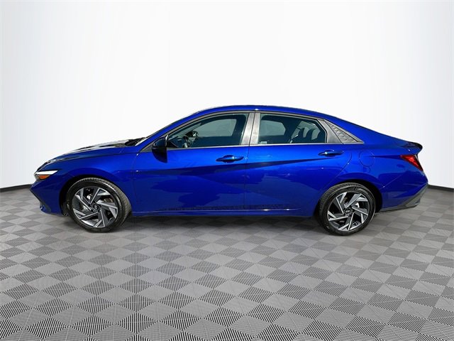 Used 2025 Hyundai Elantra Sport image 4