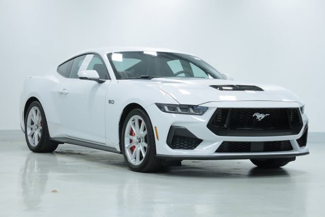 Used 2024 Ford Mustang GT Premium image 3