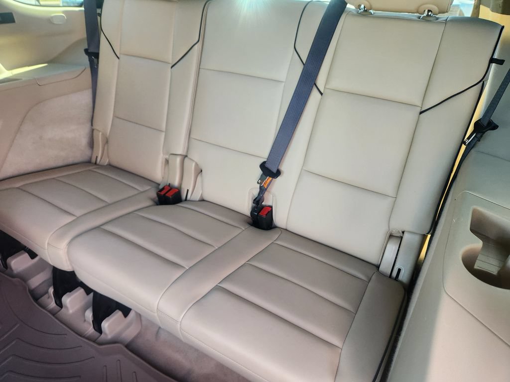 Used 2023 Cadillac Escalade Premium Luxury w/ Performance Package AWD/4WD image 11