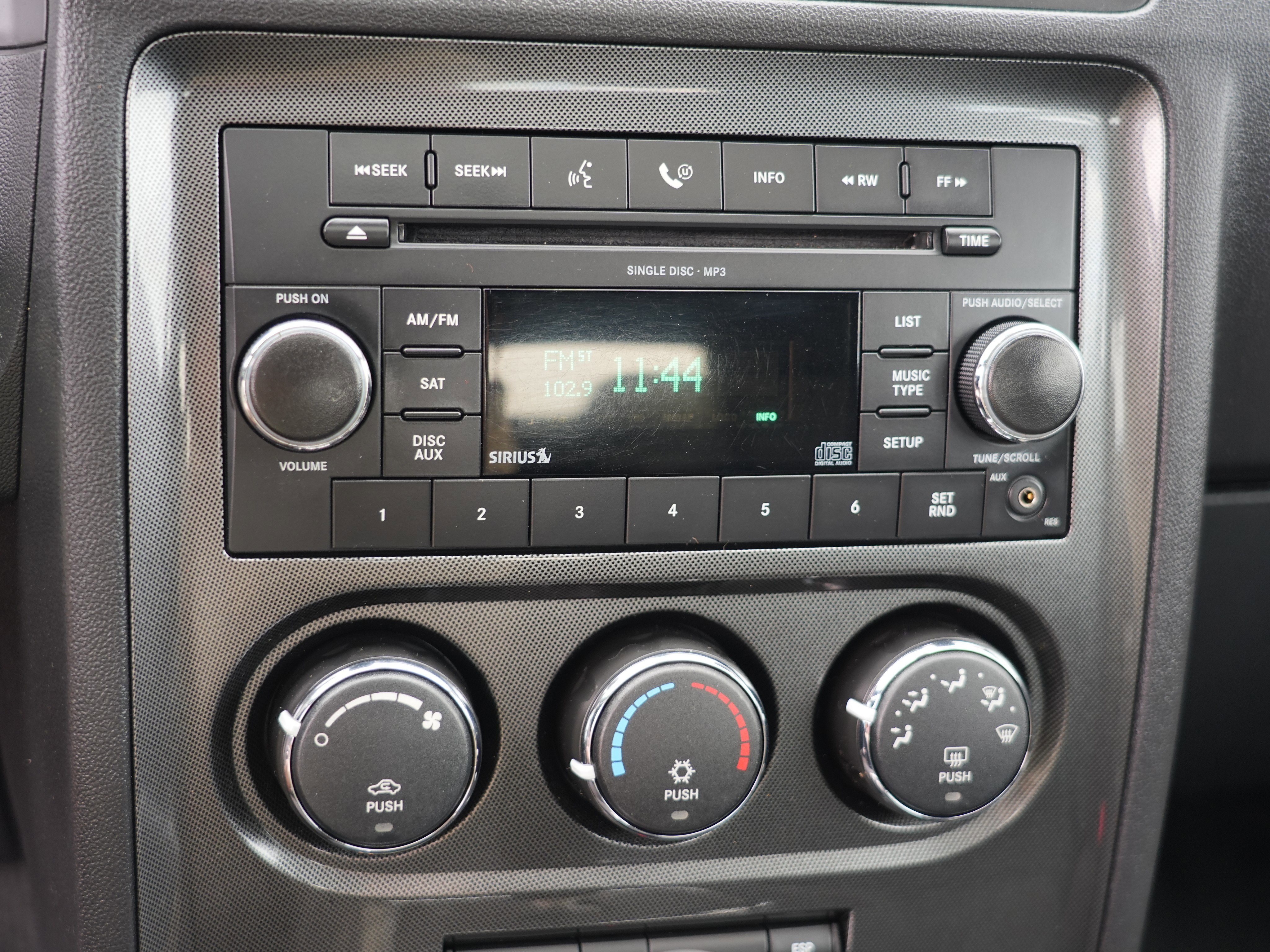 Used 2009 Dodge Challenger R/T RWD image 21