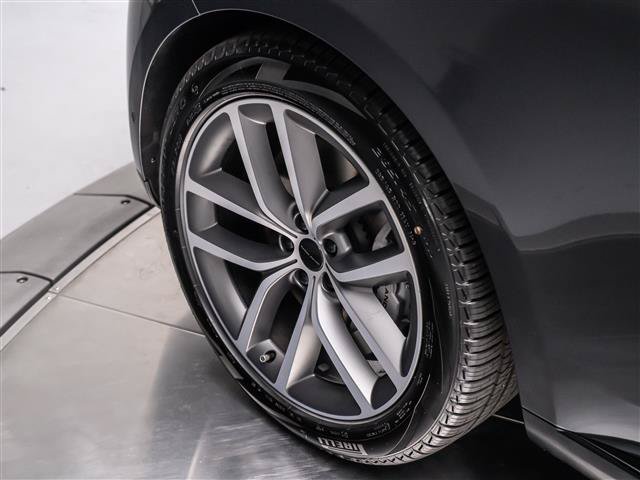 New 2026 Land Rover Range Rover Long Wheelbase SE AWD/4WD image 12