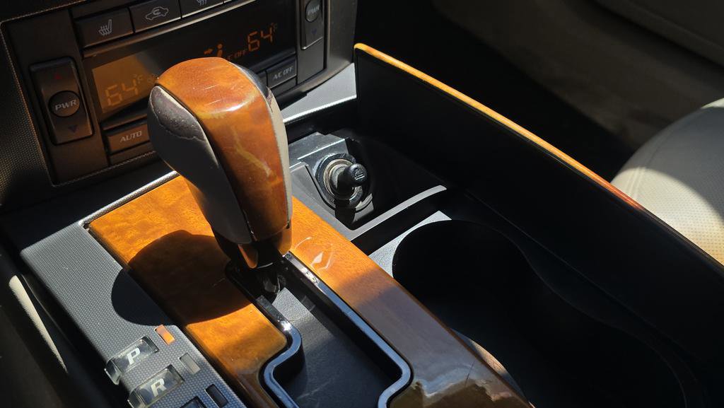 Used 2005 Cadillac XLR RWD image 18