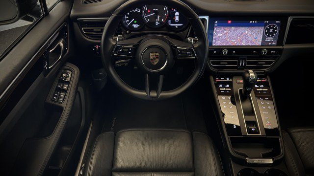Used 2023 Porsche Macan S AWD/4WD image 7