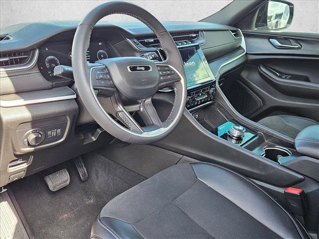 New 2025 Jeep Grand Cherokee L Altitude RWD image 3