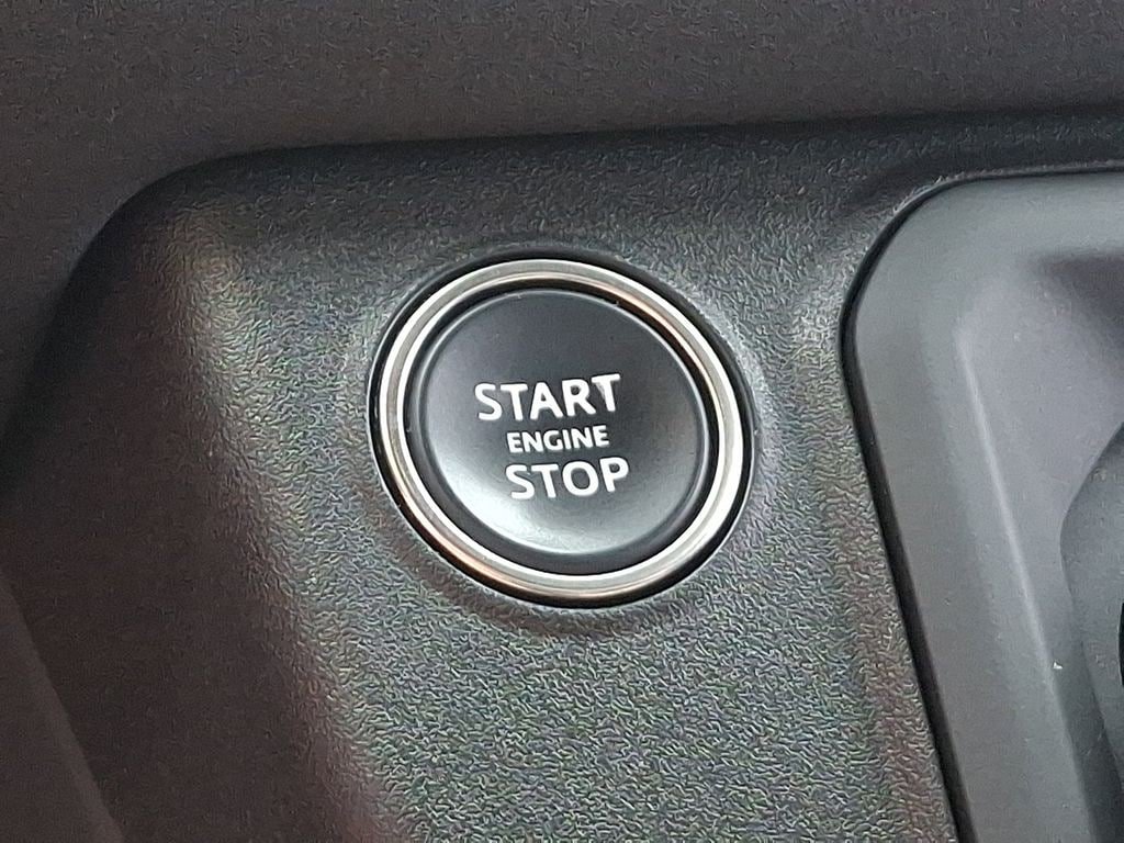 Used 2023 Land Rover Defender 130 X-Dynamic SE AWD/4WD image 27
