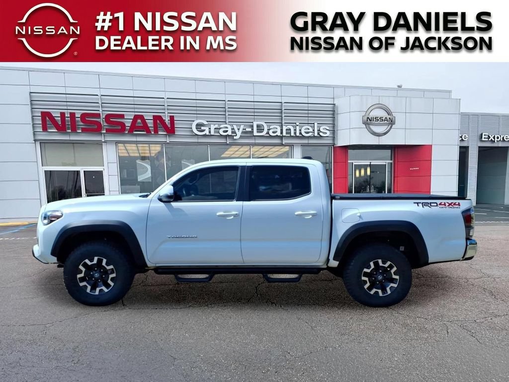 Used 2023 Toyota Tacoma TRD Off-Road AWD/4WD image 4