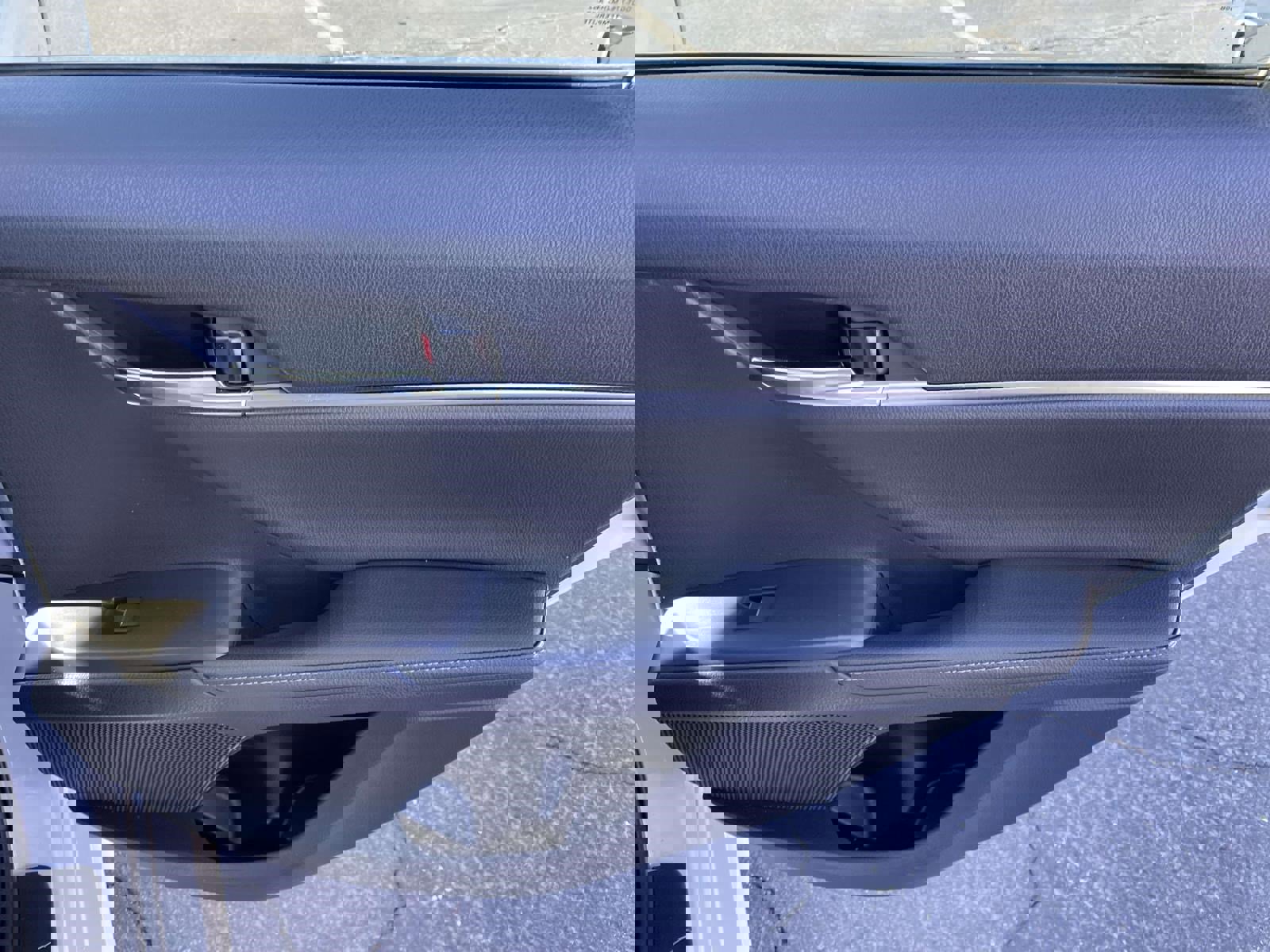 Used 2021 Toyota Camry XLE image 38