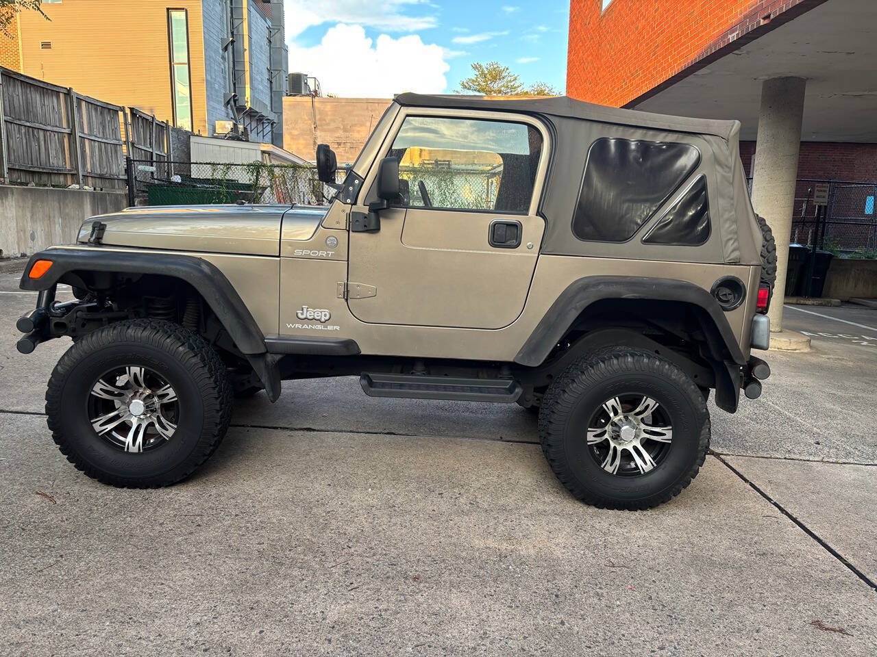 Used 2004 Jeep Wrangler 4WD w/ 30" Tire & Wheel Group image 8