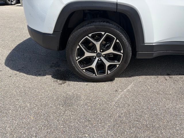 Used 2025 Jeep Compass Limited image 38