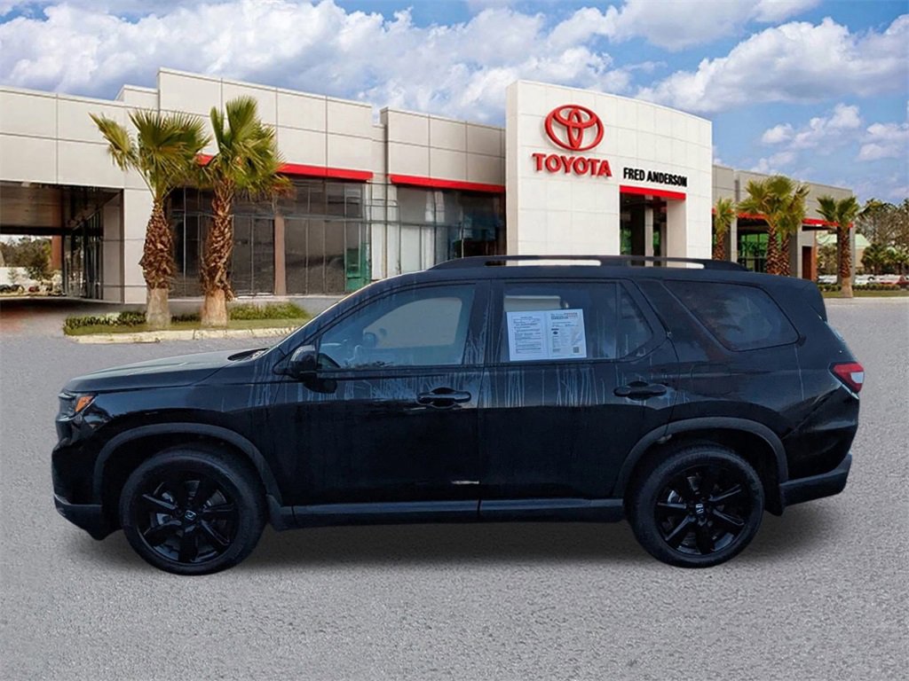 Used 2025 Honda Pilot Black Edition image 7