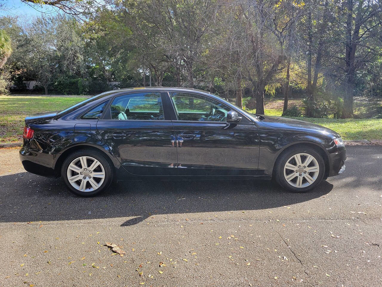 Used 2009 Audi A4 2.0T Premium image 4