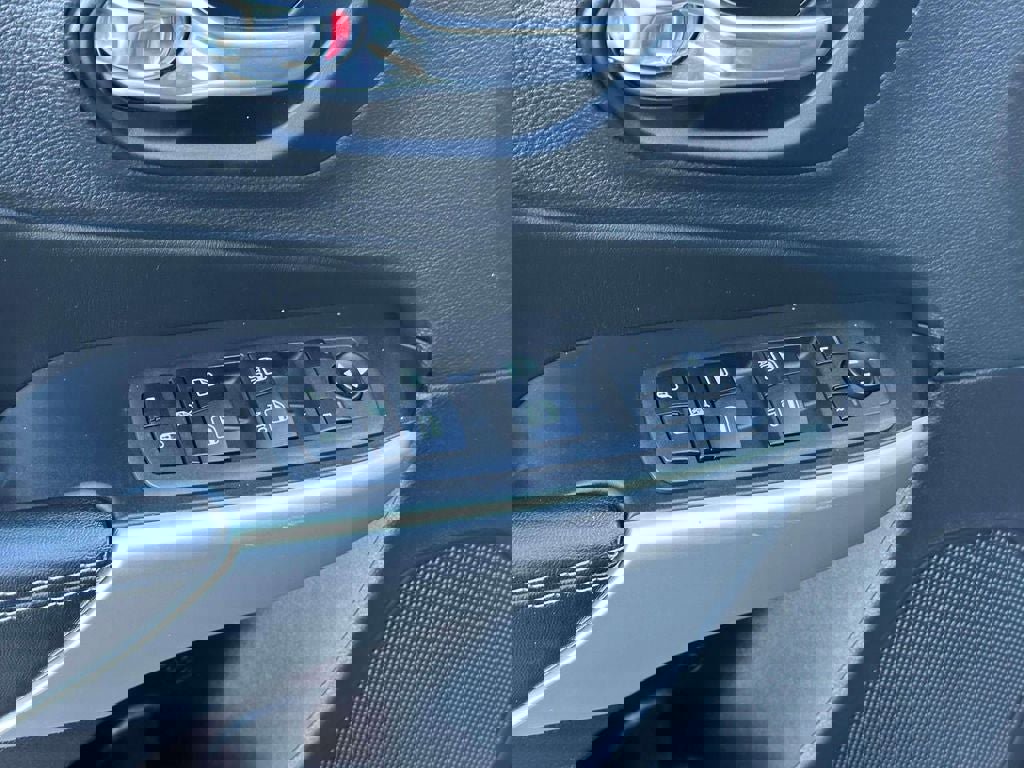 Used 2022 Jeep Cherokee Latitude w/ Trailer Tow Group image 17