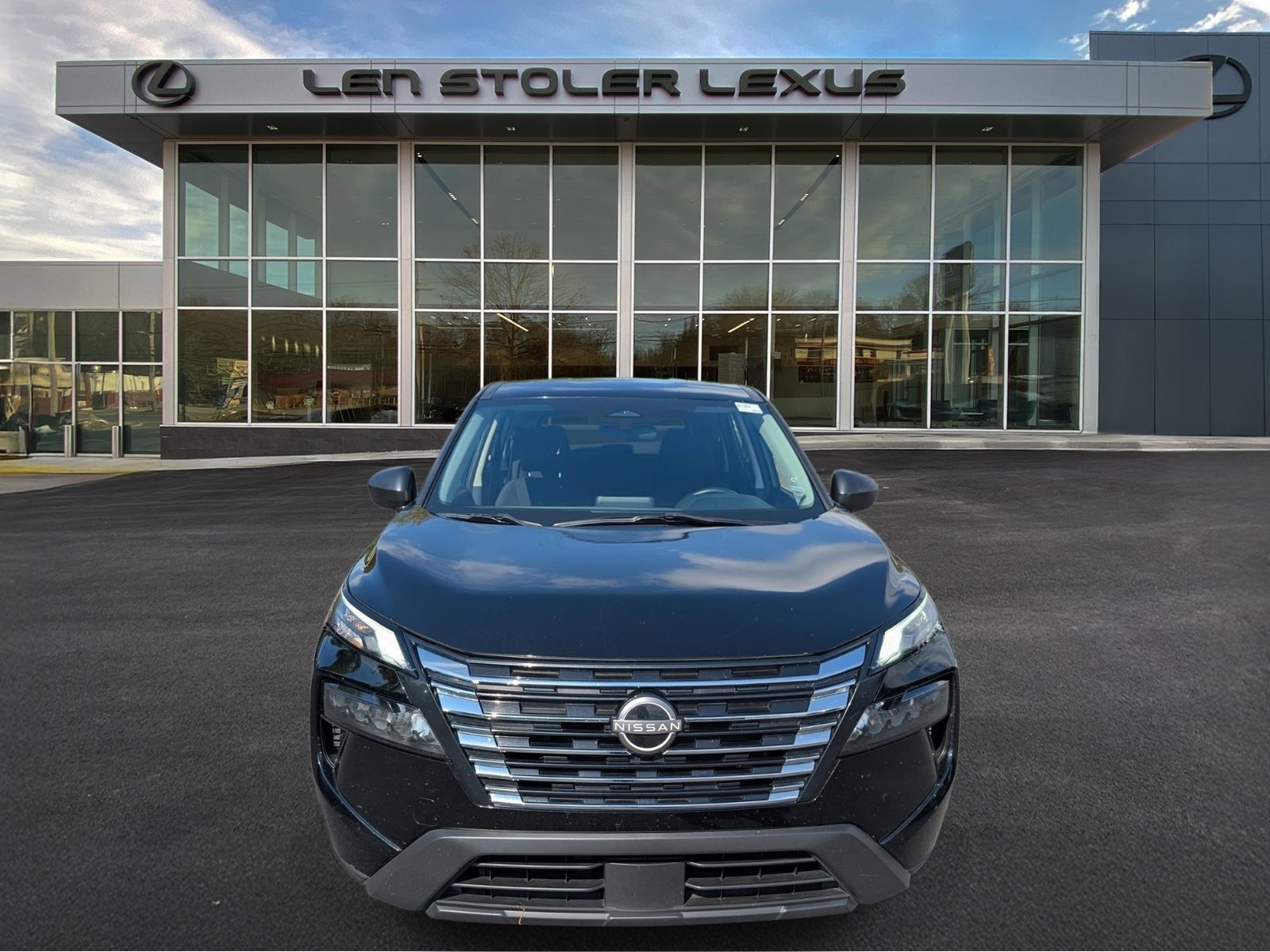Used 2024 Nissan Rogue S AWD/4WD image 8