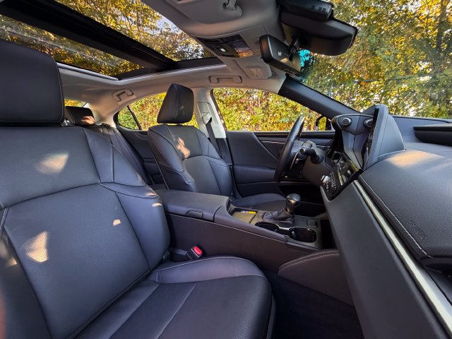 Certified 2024 Lexus ES 350 w/ Premium Package FWD image 29