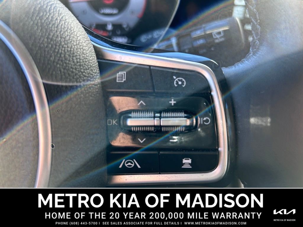Used 2023 Kia Carnival SX Prestige image 19